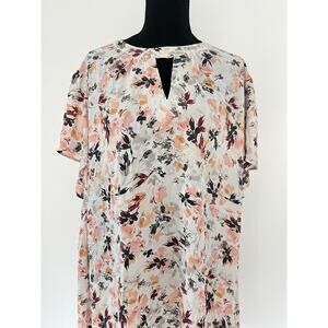 TORRID Floral Blouse Plus Size 5 Short Sleeve Georgette Keyhole Keyhole Flutter